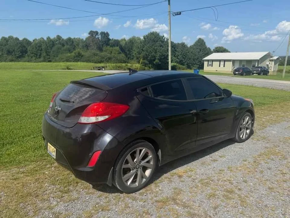 2016 Hyundai Veloster - Image 9 of 12