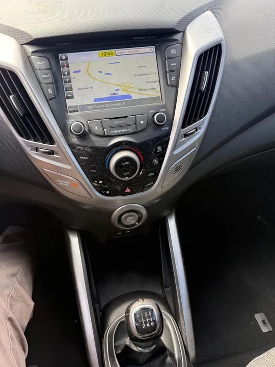 2016 Hyundai Veloster - Image 7 of 11