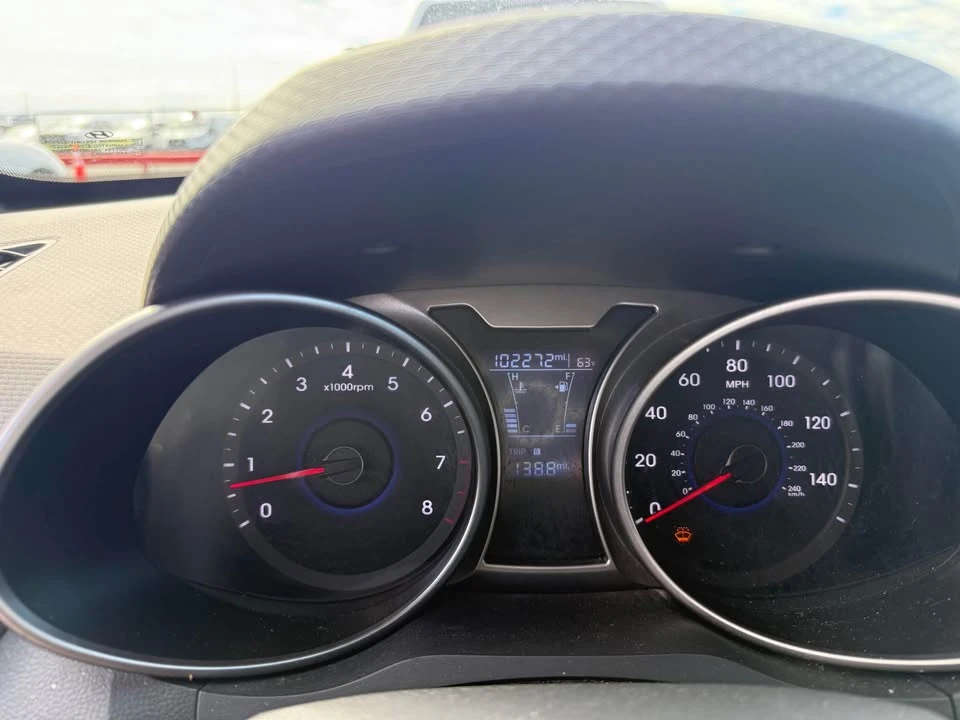 2016 Hyundai Veloster - Image 10 of 11