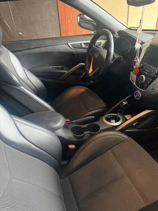 2016 Hyundai Veloster - Image 4 of 4