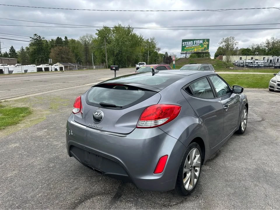 2016 Hyundai Veloster - Image 5 of 14