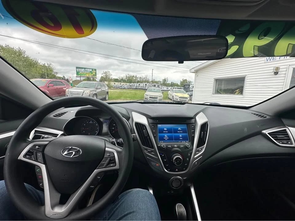 2016 Hyundai Veloster - Image 13 of 14