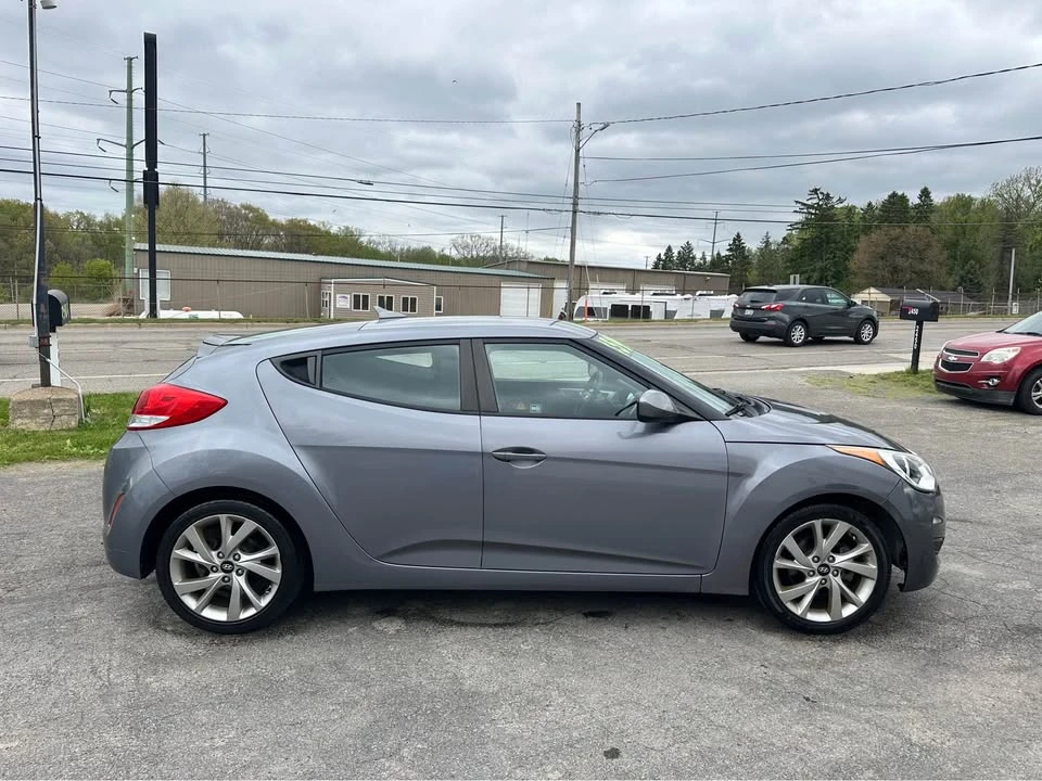 2016 Hyundai Veloster - Image 6 of 14
