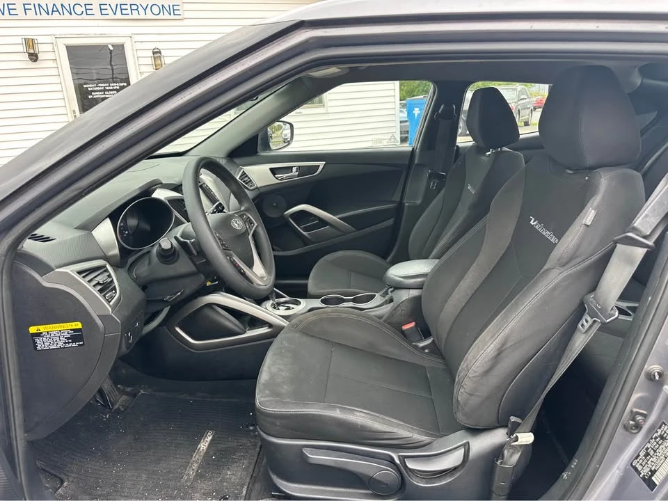 2016 Hyundai Veloster - Image 9 of 14
