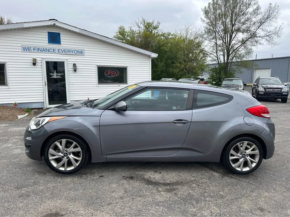 2016 Hyundai Veloster - Image 2 of 14