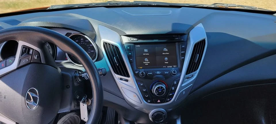 2016 Hyundai Veloster - Image 6 of 7