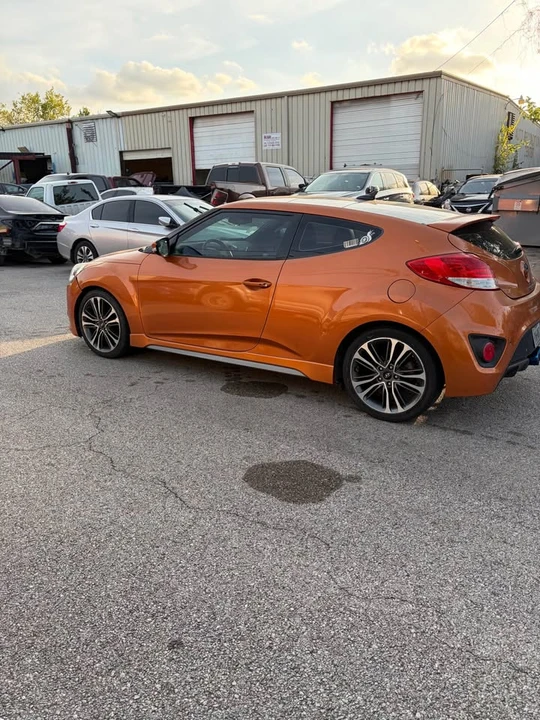 2016 Hyundai Veloster - Image 6 of 9