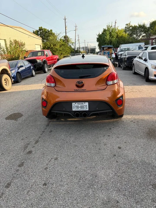 2016 Hyundai Veloster - Image 5 of 9