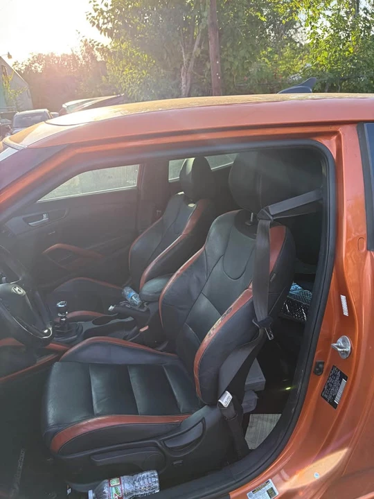 2016 Hyundai Veloster - Image 8 of 9
