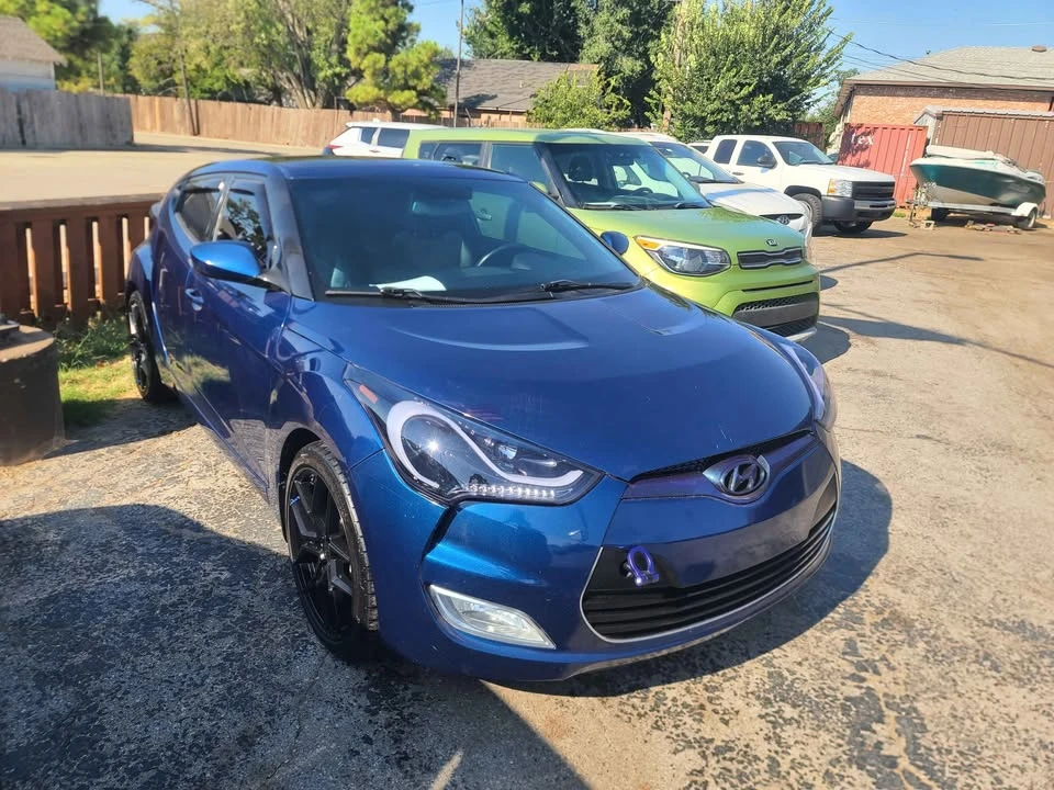 2016 Hyundai Veloster - Image 2 of 4