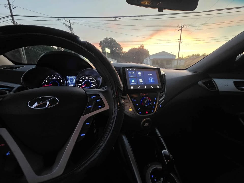 2016 Hyundai Veloster - Image 15 of 19