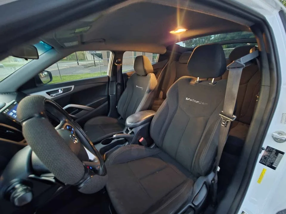 2016 Hyundai Veloster - Image 14 of 19