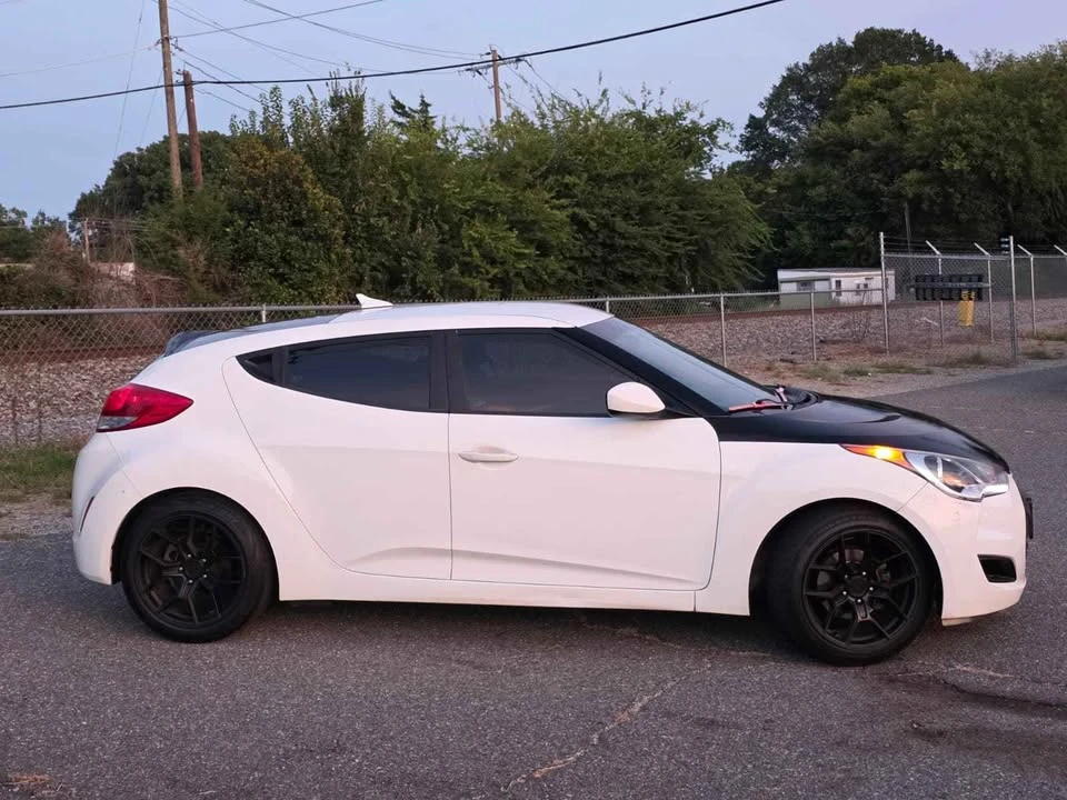2016 Hyundai Veloster - Image 8 of 19