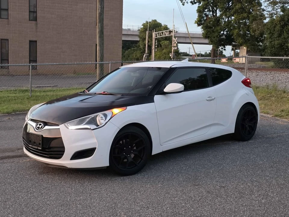 2016 Hyundai Veloster - Image 10 of 19