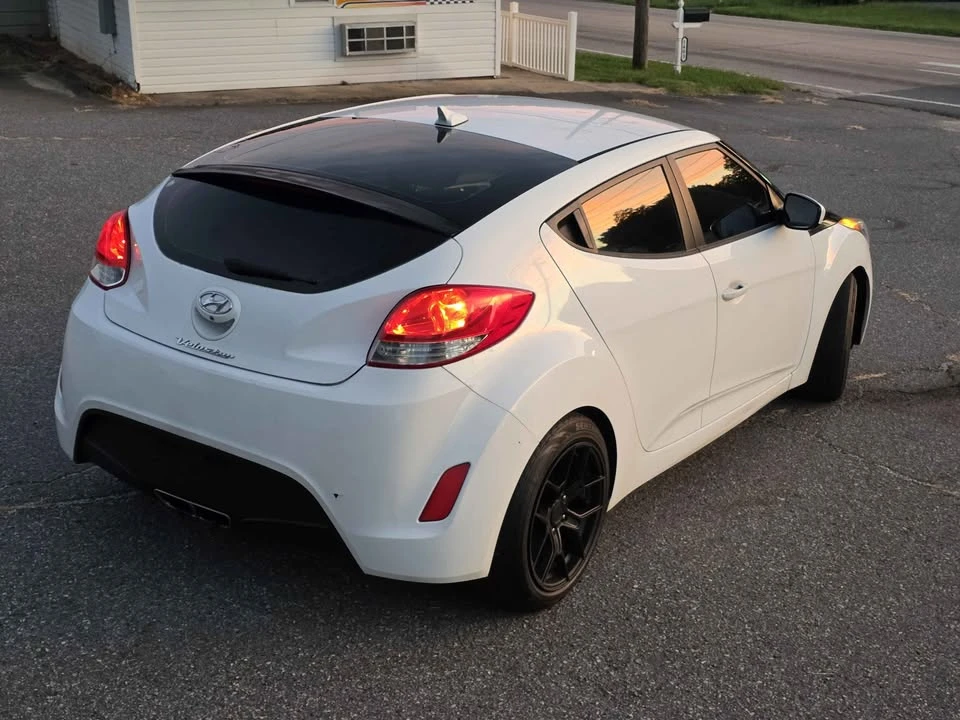 2016 Hyundai Veloster - Image 2 of 8