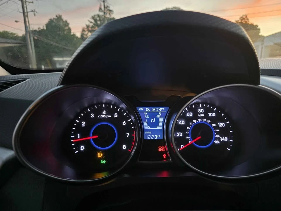 2016 Hyundai Veloster - Image 8 of 8