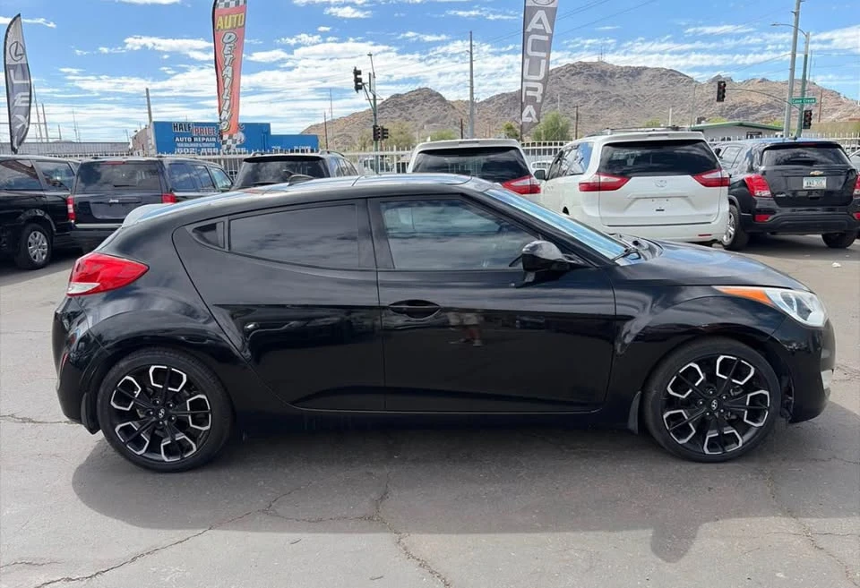 2016 Hyundai Veloster - Image 3 of 9