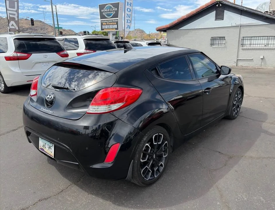 2016 Hyundai Veloster - Image 4 of 9