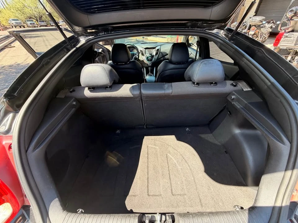 2016 Hyundai Veloster - Image 8 of 9
