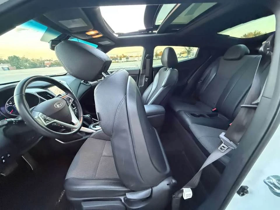 2016 Hyundai Veloster - Image 15 of 19