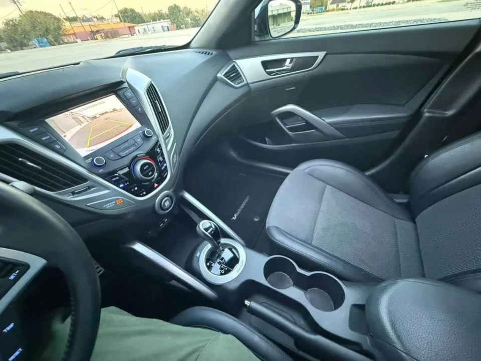 2016 Hyundai Veloster - Image 11 of 19