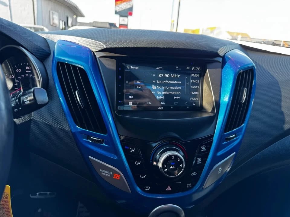 2016 Hyundai Veloster - Image 9 of 16