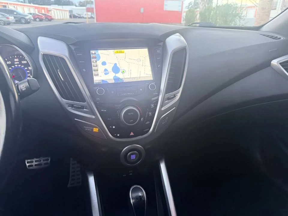 2016 Hyundai Veloster - Image 11 of 12