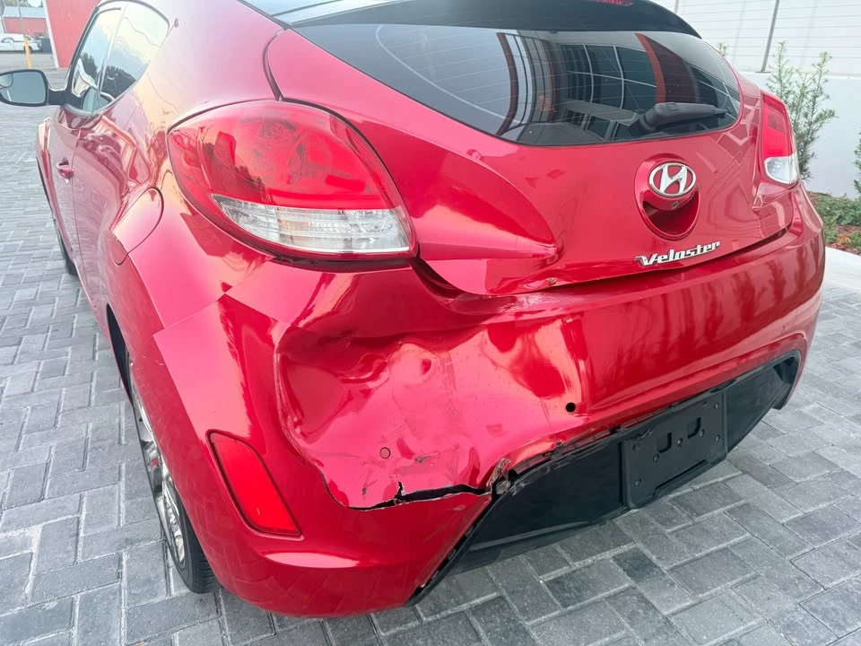 2016 Hyundai Veloster - Image 2 of 12