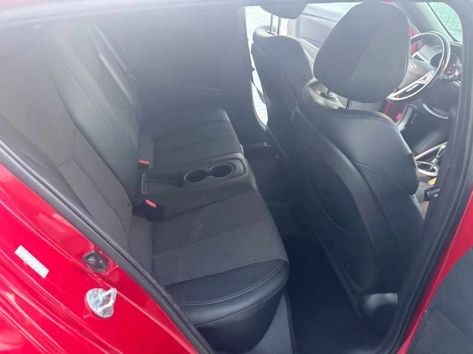 2016 Hyundai Veloster - Image 10 of 12