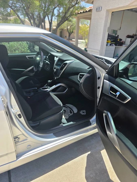 2016 Hyundai Veloster - Image 11 of 24