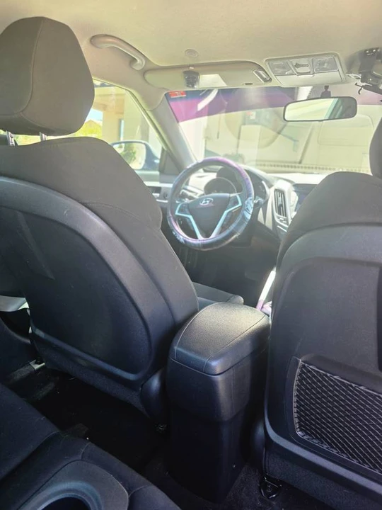 2016 Hyundai Veloster - Image 10 of 24