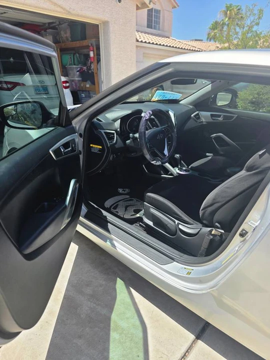 2016 Hyundai Veloster - Image 20 of 24