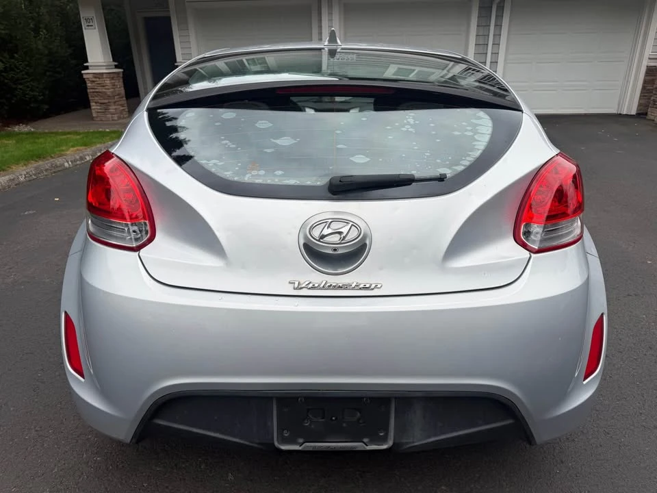 2016 Hyundai Veloster - Image 5 of 10