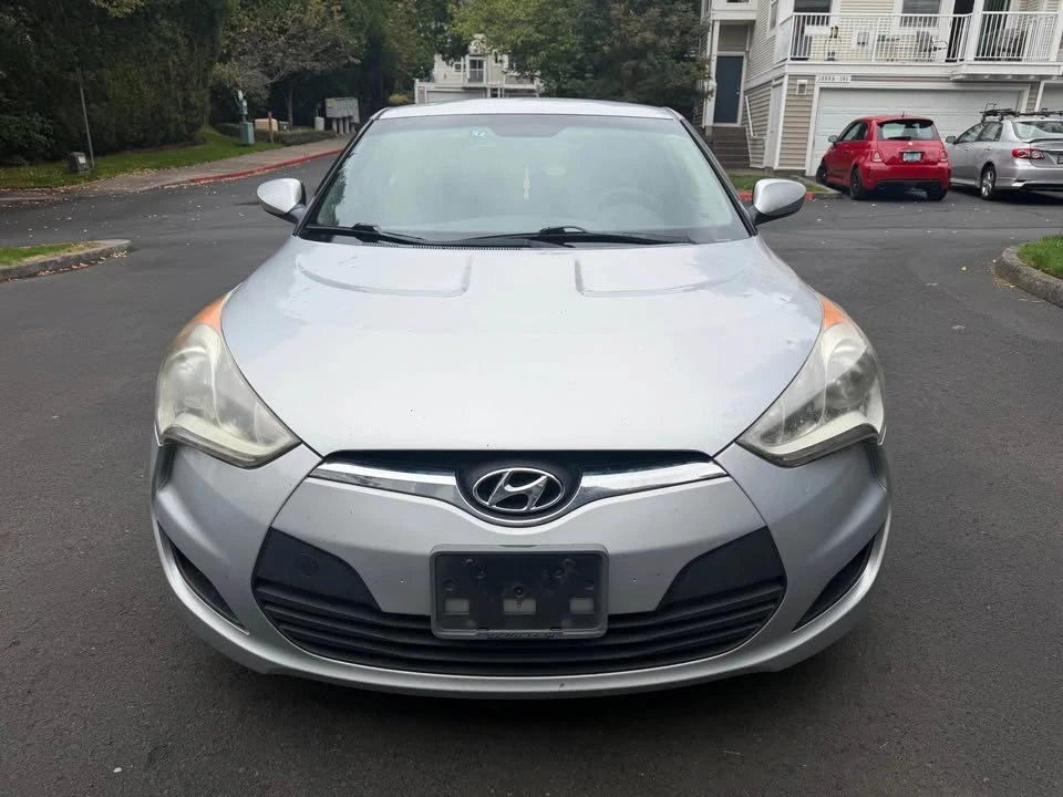 2016 Hyundai Veloster - Image 2 of 10