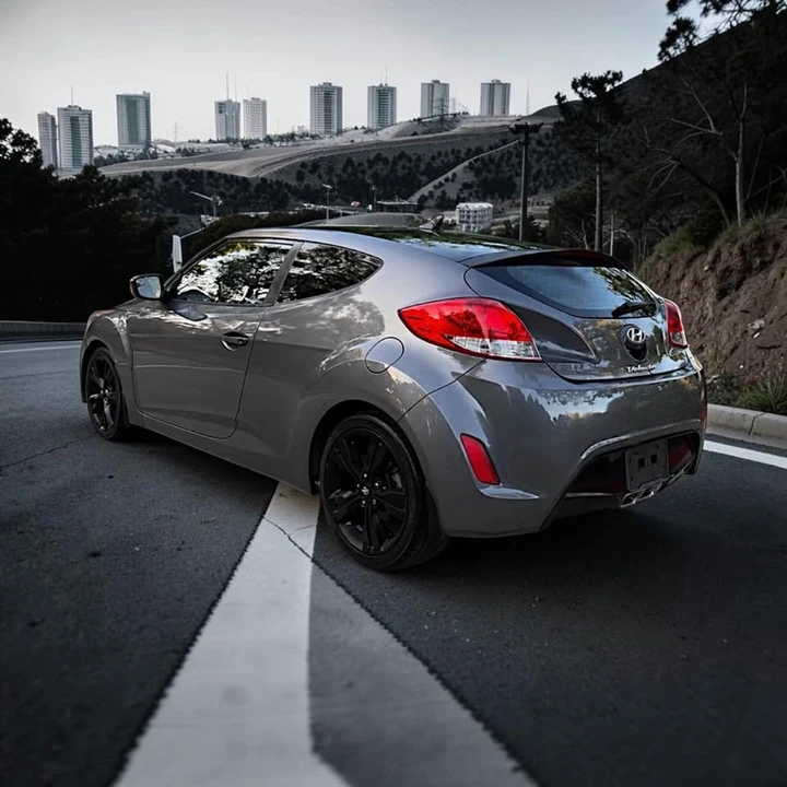 2016 Hyundai Veloster - Image 7 of 18