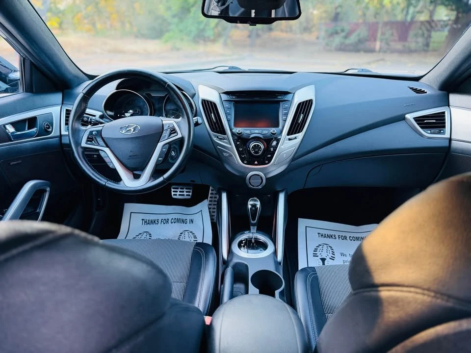 2016 Hyundai Veloster - Image 10 of 18