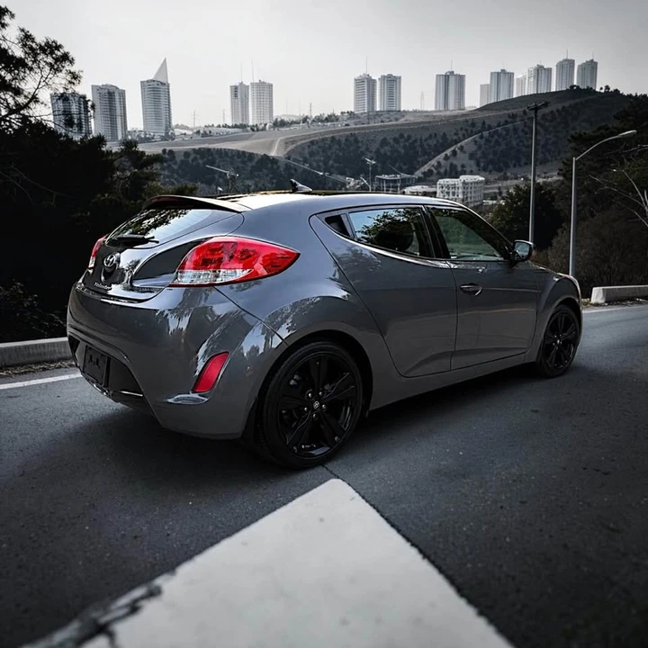2016 Hyundai Veloster - Image 5 of 18
