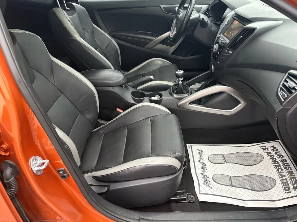 2016 Hyundai Veloster - Image 10 of 20