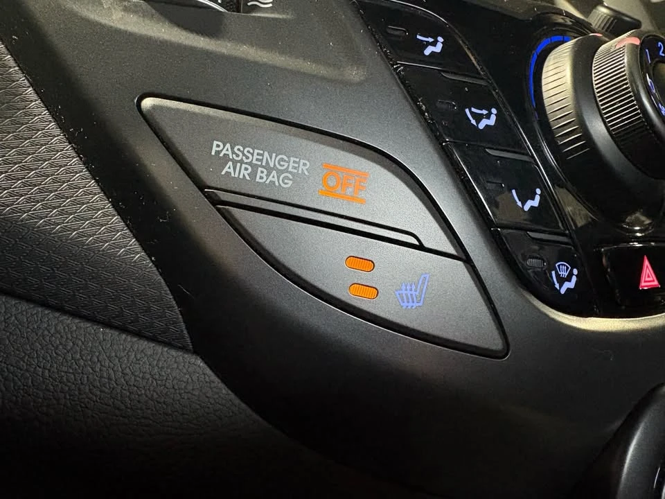 2016 Hyundai Veloster - Image 20 of 20