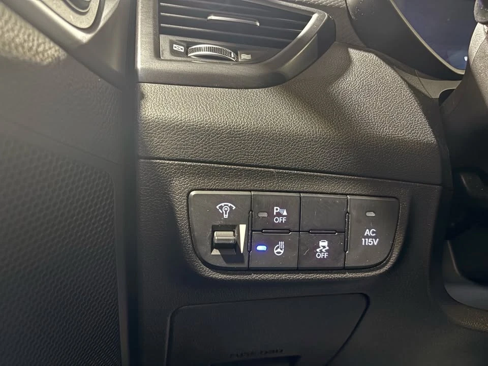 2016 Hyundai Veloster - Image 18 of 20