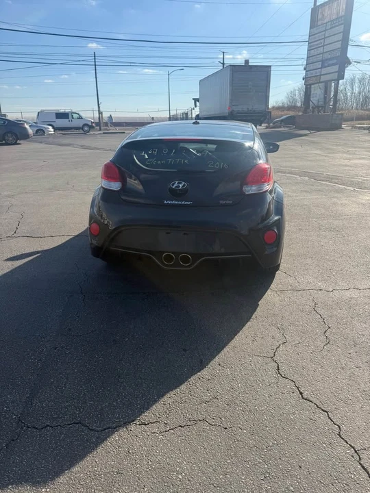 2016 Hyundai Veloster - Image 5 of 10