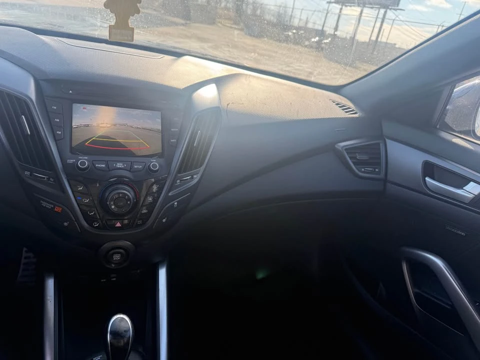 2016 Hyundai Veloster - Image 8 of 10