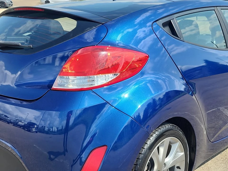 2016 Hyundai Veloster - Image 10 of 20