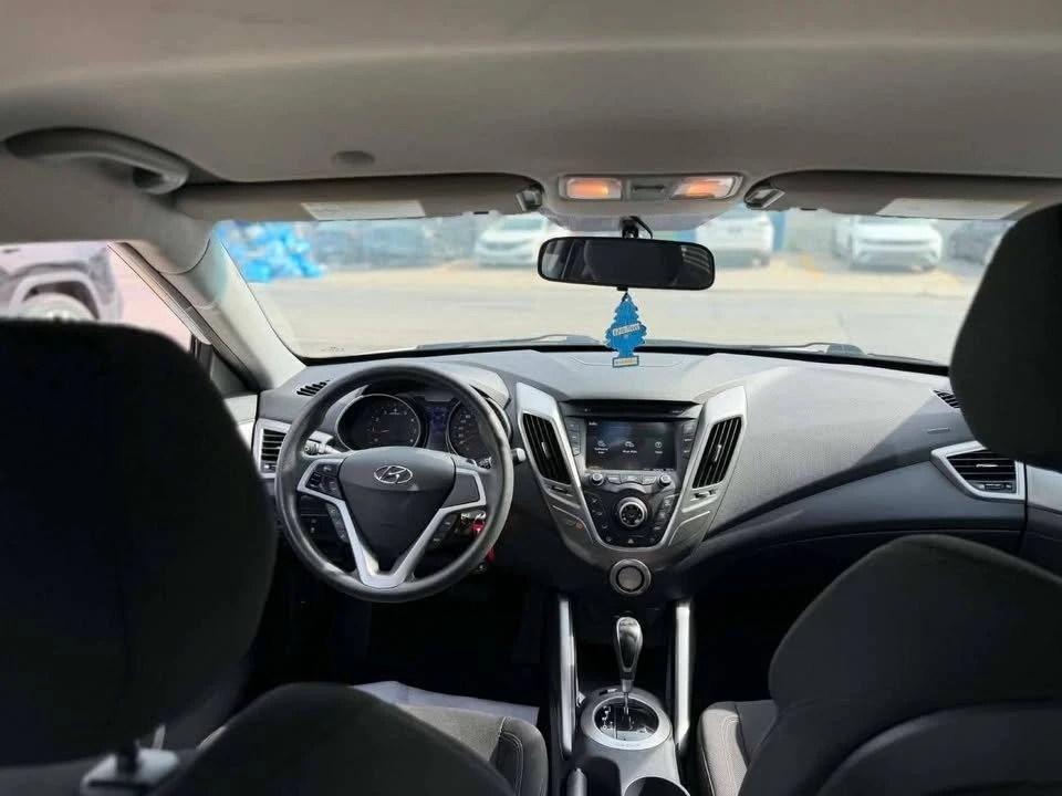 2016 Hyundai Veloster - Image 10 of 13