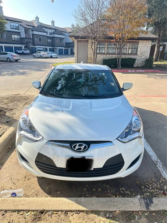 2016 Hyundai Veloster - Image 2 of 5