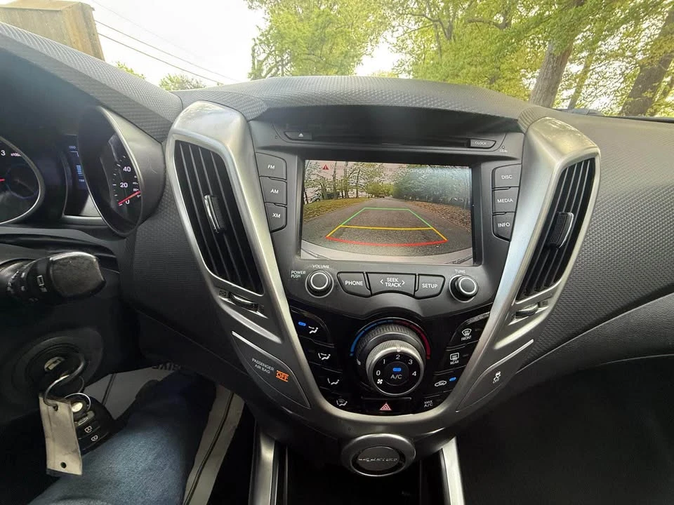 2016 Hyundai Veloster - Image 15 of 19