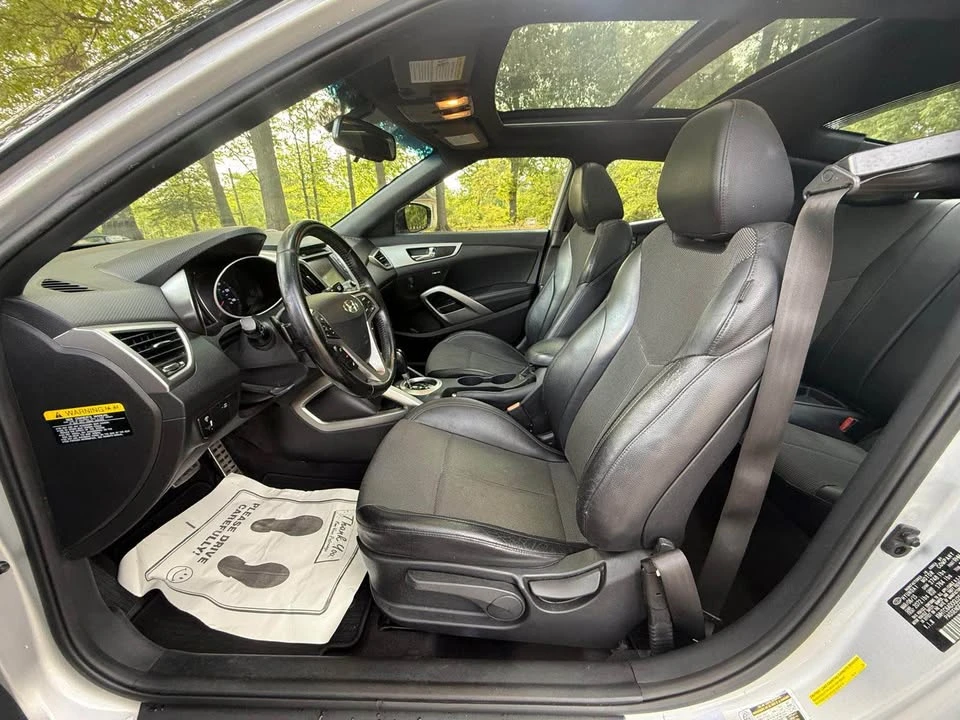 2016 Hyundai Veloster - Image 9 of 19