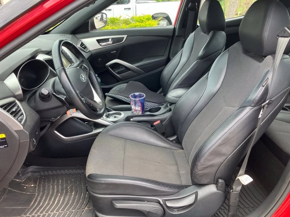 2016 Hyundai Veloster - Image 2 of 11