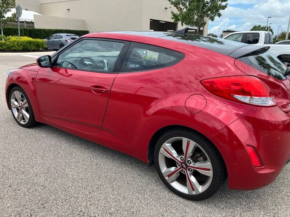 2016 Hyundai Veloster - Image 9 of 11
