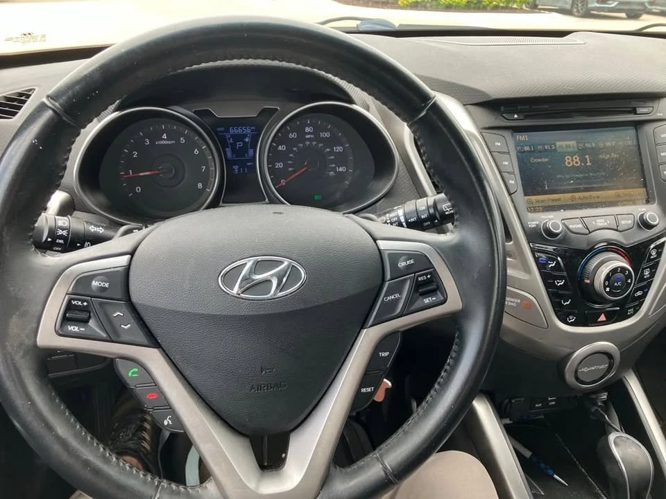 2016 Hyundai Veloster - Image 3 of 11